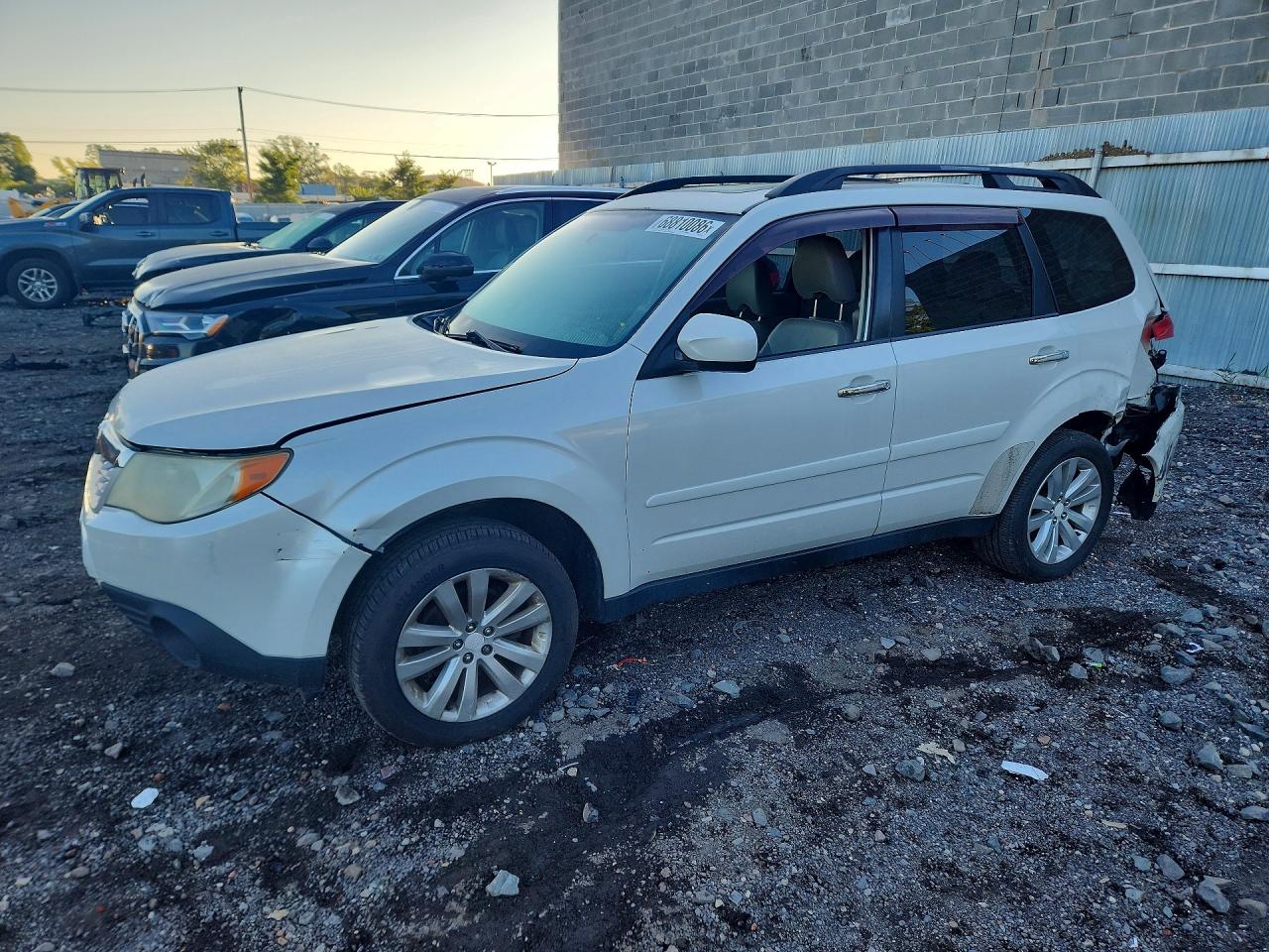 2011 SUBARU FORESTER LIMITED | JF2SHAFC4BH745638 | UPCARS