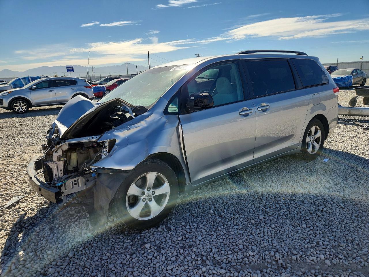 2011 TOYOTA SIENNA LE | 5TDKK3DC9BS105838 | UPCARS