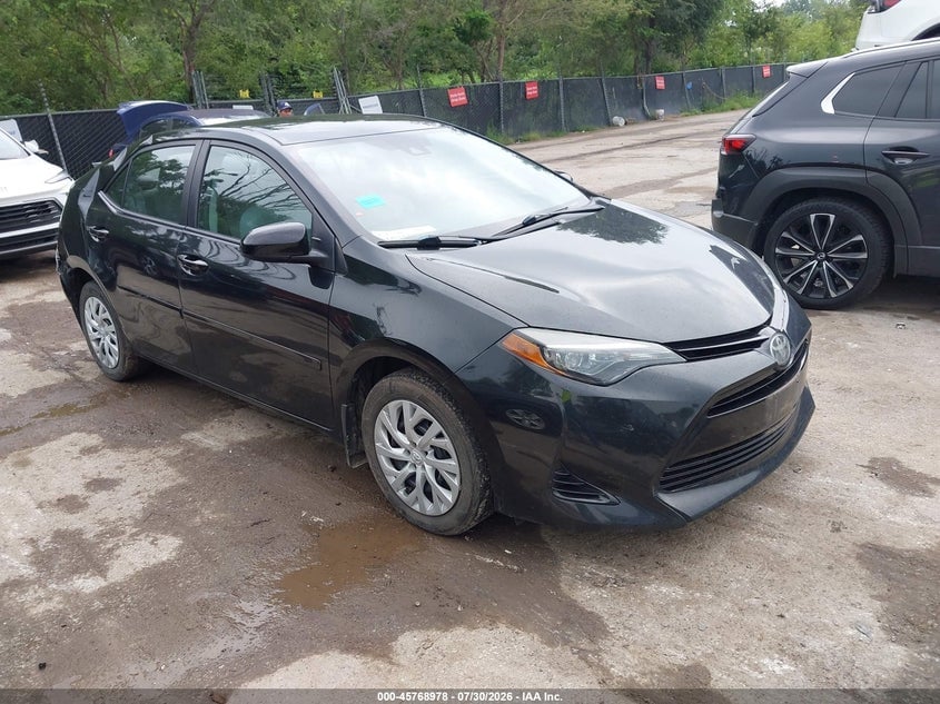 2018 TOYOTA COROLLA LE | 5YFBURHE8JP805561 | UPCARS