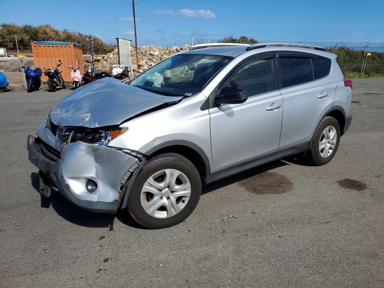 2015 TOYOTA RAV4 LE | JTMZFREV0FJ028334 | UPCARS