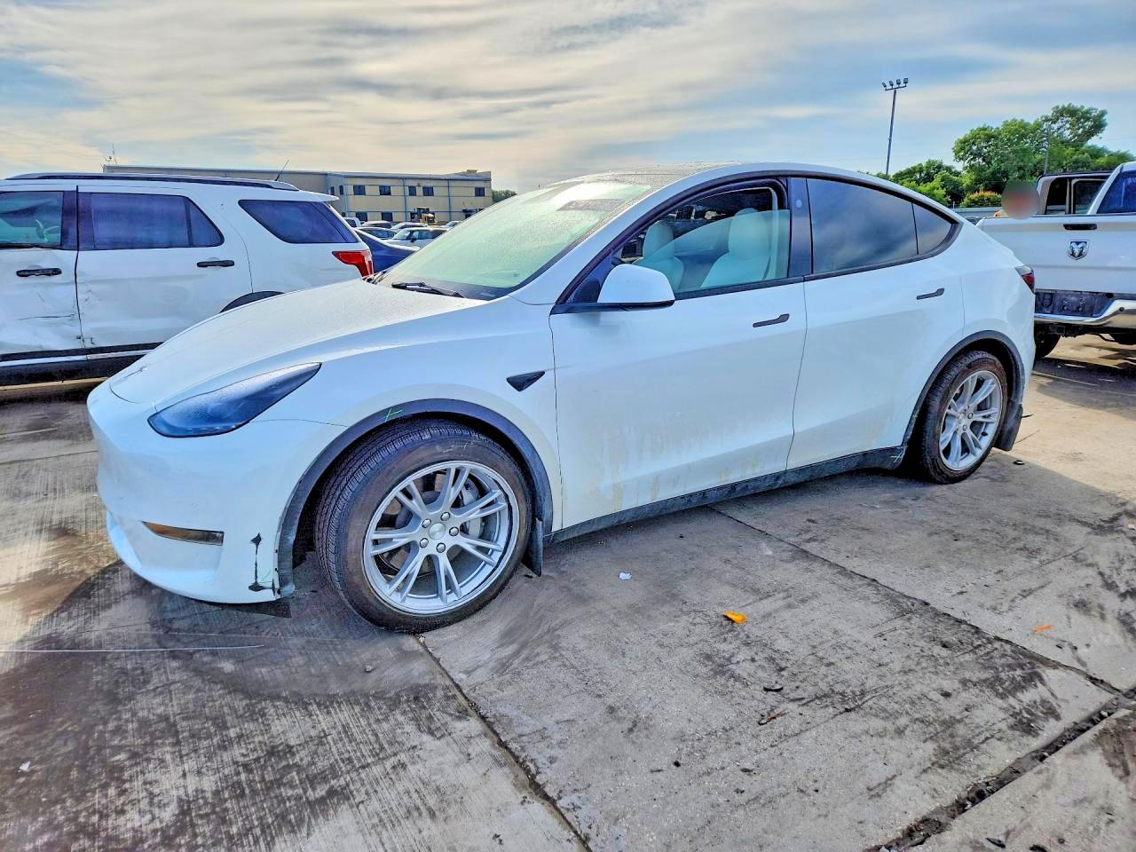 2023 TESLA MODEL Y | 7SAYGDEE1PF871692 | UPCARS