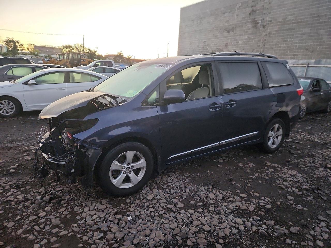 2020 TOYOTA SIENNA LE | 5TDKZ3DC3LS022385 | UPCARS