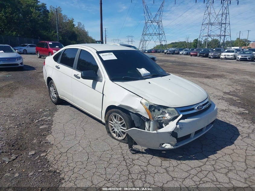2011 FORD FOCU SE | 1FAHP3FN6BW173286 | UPCARS