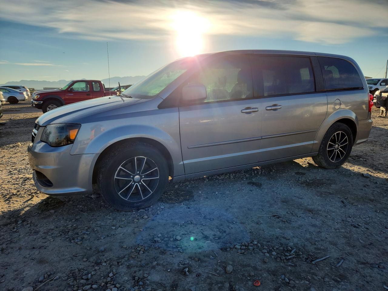 2016 DODGE CARAVAN SE | 2C4RDGBG3GR398514 | UPCARS