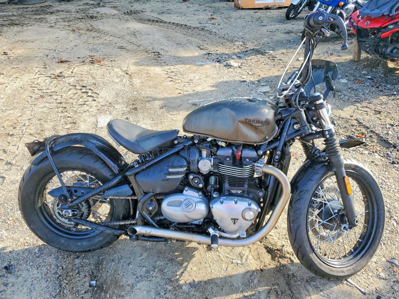 2017 TRIUMPH MOTORCYCLE BONNEVILLE BOBBER | SMTD42HL3HT814414 | UPCARS
