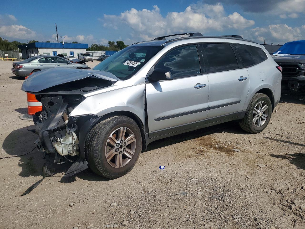2015 CHEVROLET TRAVERSE LS | 1GNKRFEDXFJ344748 | UPCARS