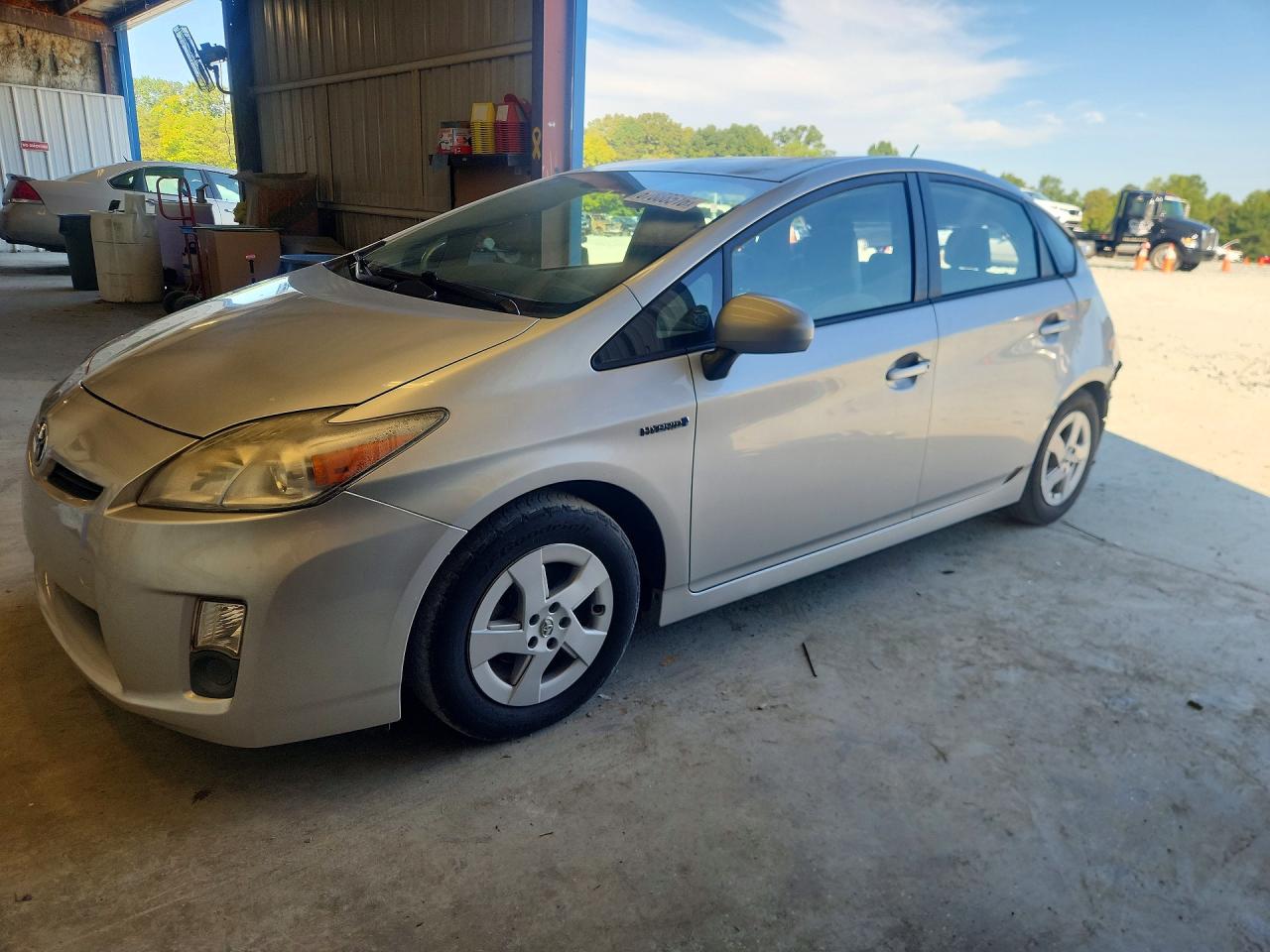 2011 TOYOTA PRIUS TWO | JTDKN3DU7B1472623 | UPCARS