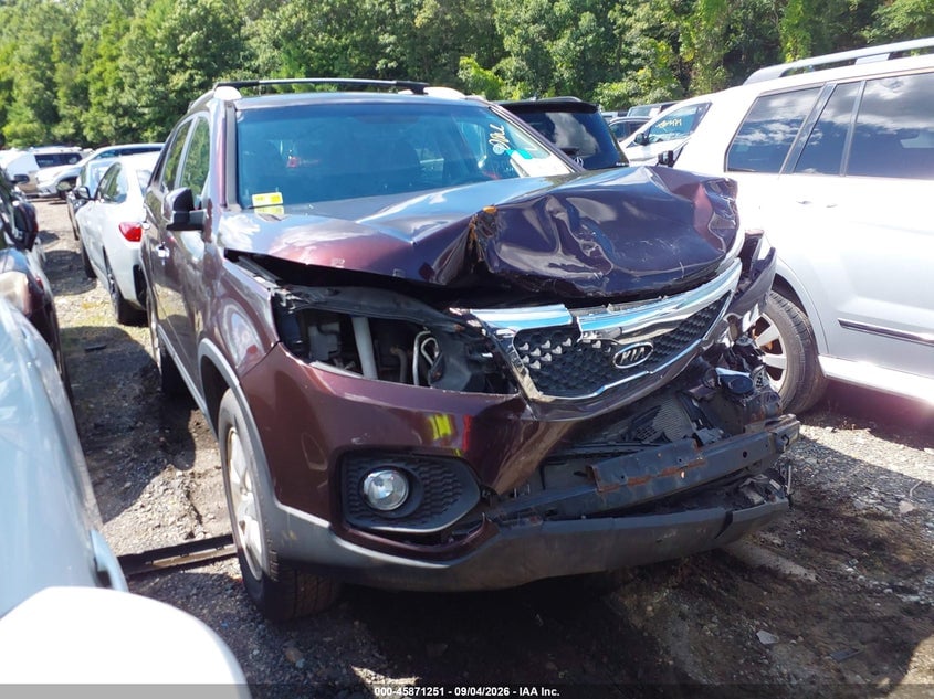 2011 KIA SORENTO LX | 5XYKT3A19BG185929 | UPCARS