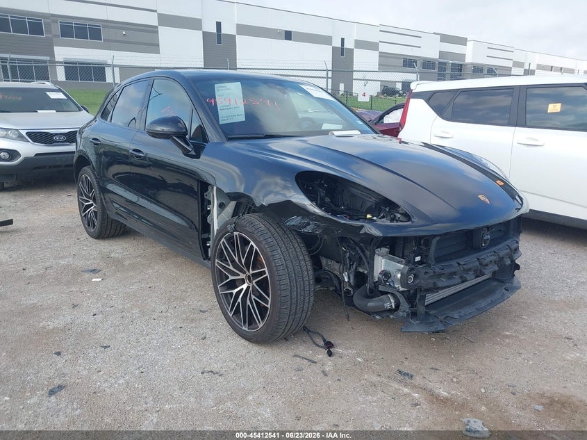 2024 PORSCHE MACAN T | WP1AA2A55RLB18899 | UPCARS