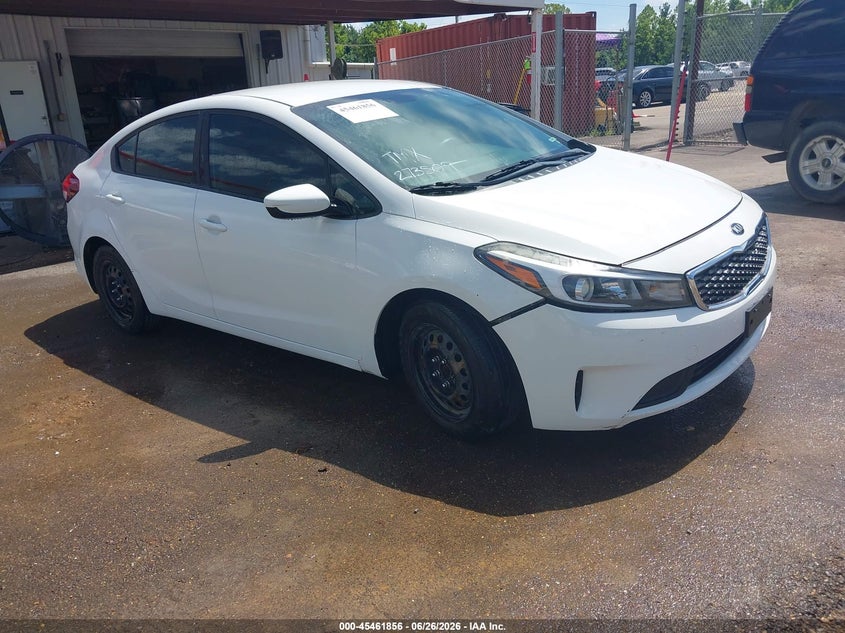 2018 KIA FORTE LX | 3KPFK4A78JE273509 | UPCARS