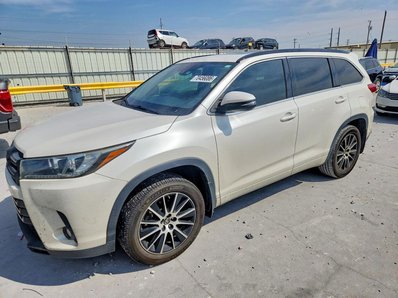 2017 TOYOTA HIGHLANDER SE | 5TDKZRFH4HS507945 | UPCARS