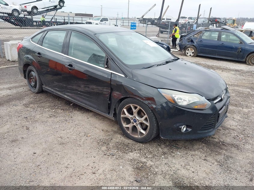 2014 FORD FOCUS TITANIUM | 1FADP3J27EL170379 | UPCARS