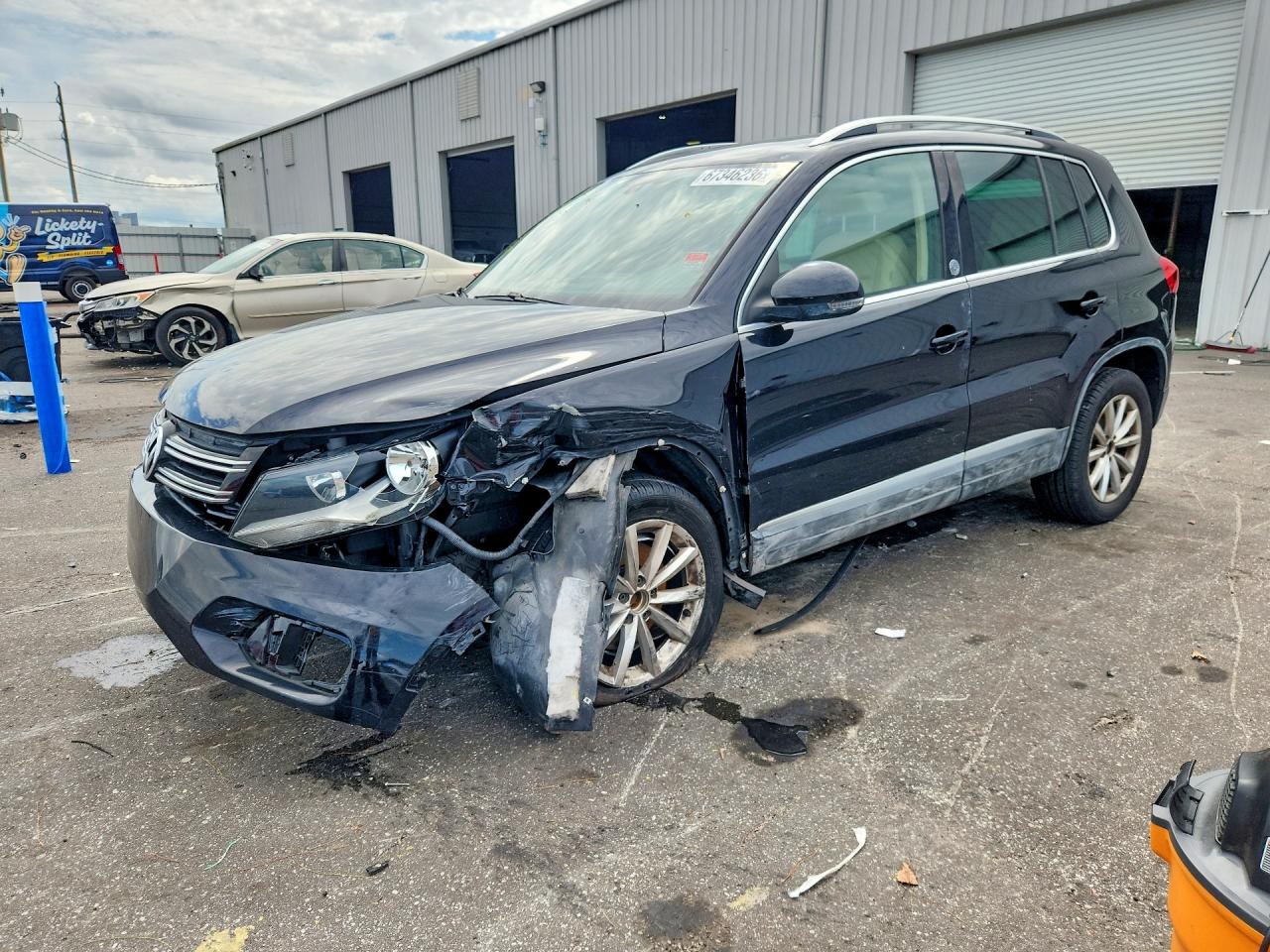2017 VOLKSWAGEN TIGUAN WOLFSBURG | WVGRV7AX6HW506188 | UPCARS