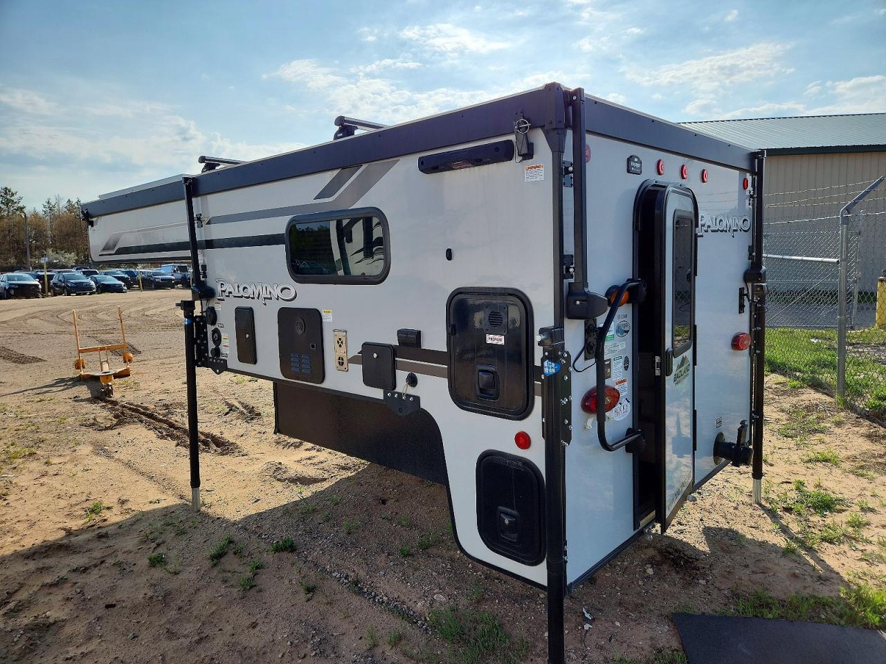 2023 FOREST RIV PALOMIN ER PALIMINO CAMPER | 4X4SSZ209RN118420 | UPCARS