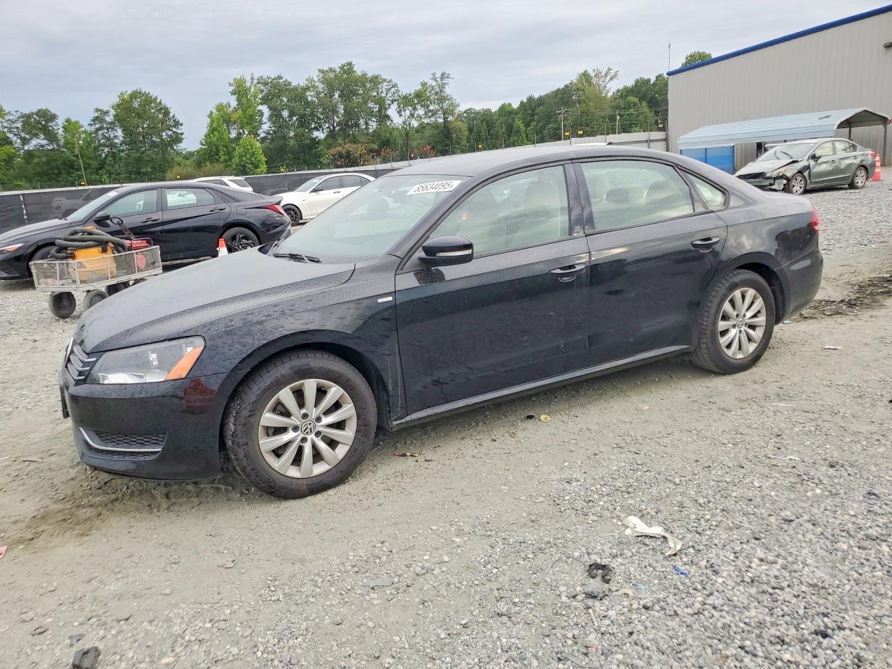2015 VOLKSWAGEN PASSAT S | 1VWAS7A36FC060899 | UPCARS