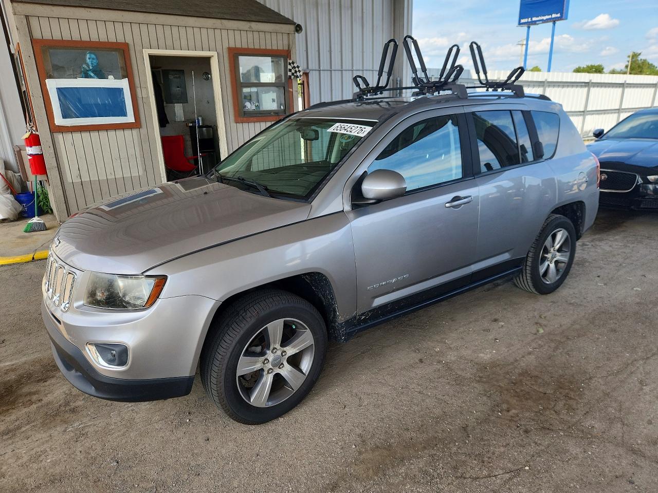 2016 JEEP COMPASS LATITUDE | 1C4NJCEA2GD760651 | UPCARS