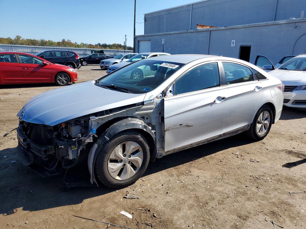 2015 HYUNDAI SONATA BASE | KMHEC4A49FA137684 | UPCARS