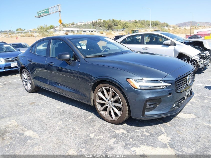 2021 VOLVO S60 T5 MOMENTUM | 7JR102TZ2MG117961 | UPCARS