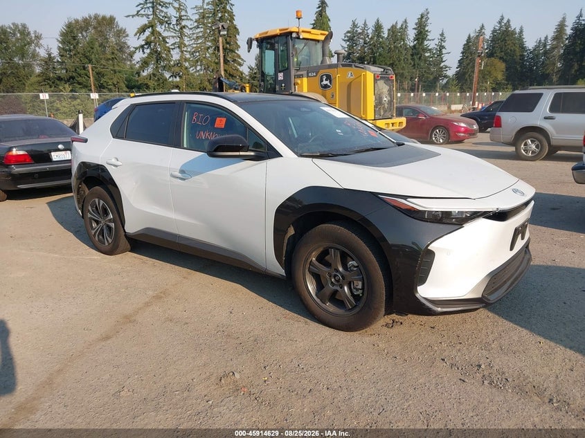 2025 TOYOTA BZ4 XLE | JTMAAAAA4SA073948 | UPCARS
