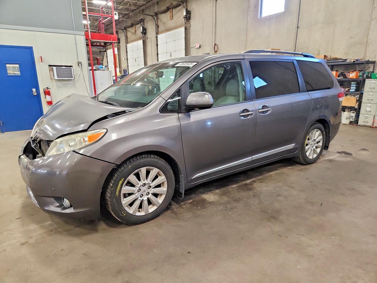 2011 TOYOTA SIENNA LIMITED 7-PASSENGER | 5TDYK3DCXBS111643 | UPCARS