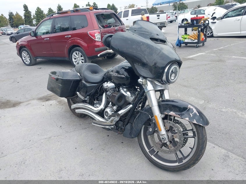 2018 HARLEY-DAVIDSON FLHX STREET GLIDE | 1HD1KBC14JB685932 | UPCARS