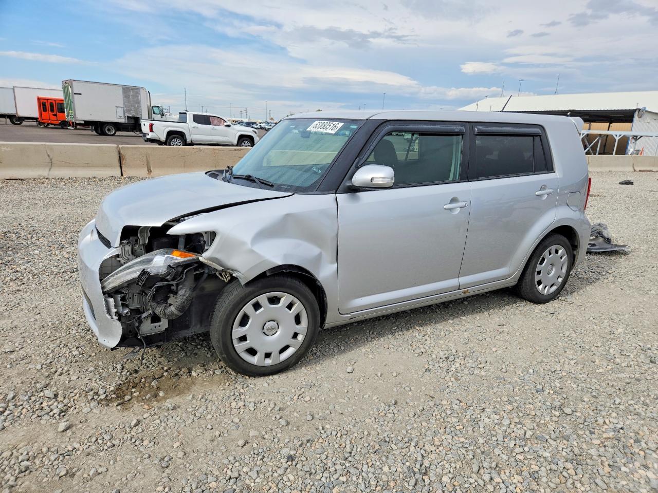 2015 SCION X BASE | JTLZE4FE7FJ078723 | UPCARS