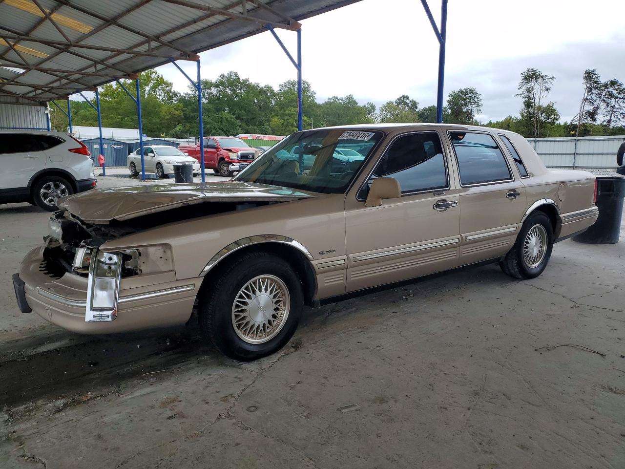 1997 LINCOLN TOWNCAR SIGNATURE | 1LNLM82WXVY749877 | UPCARS