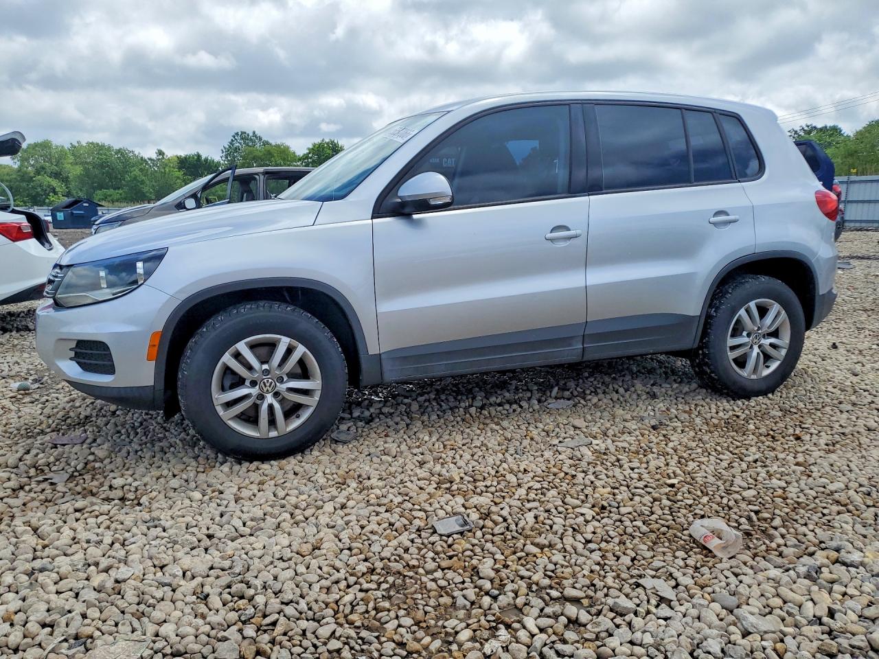 2012 VOLKSWAGEN TIGUAN S | WVGAV7AX4CW557372 | UPCARS