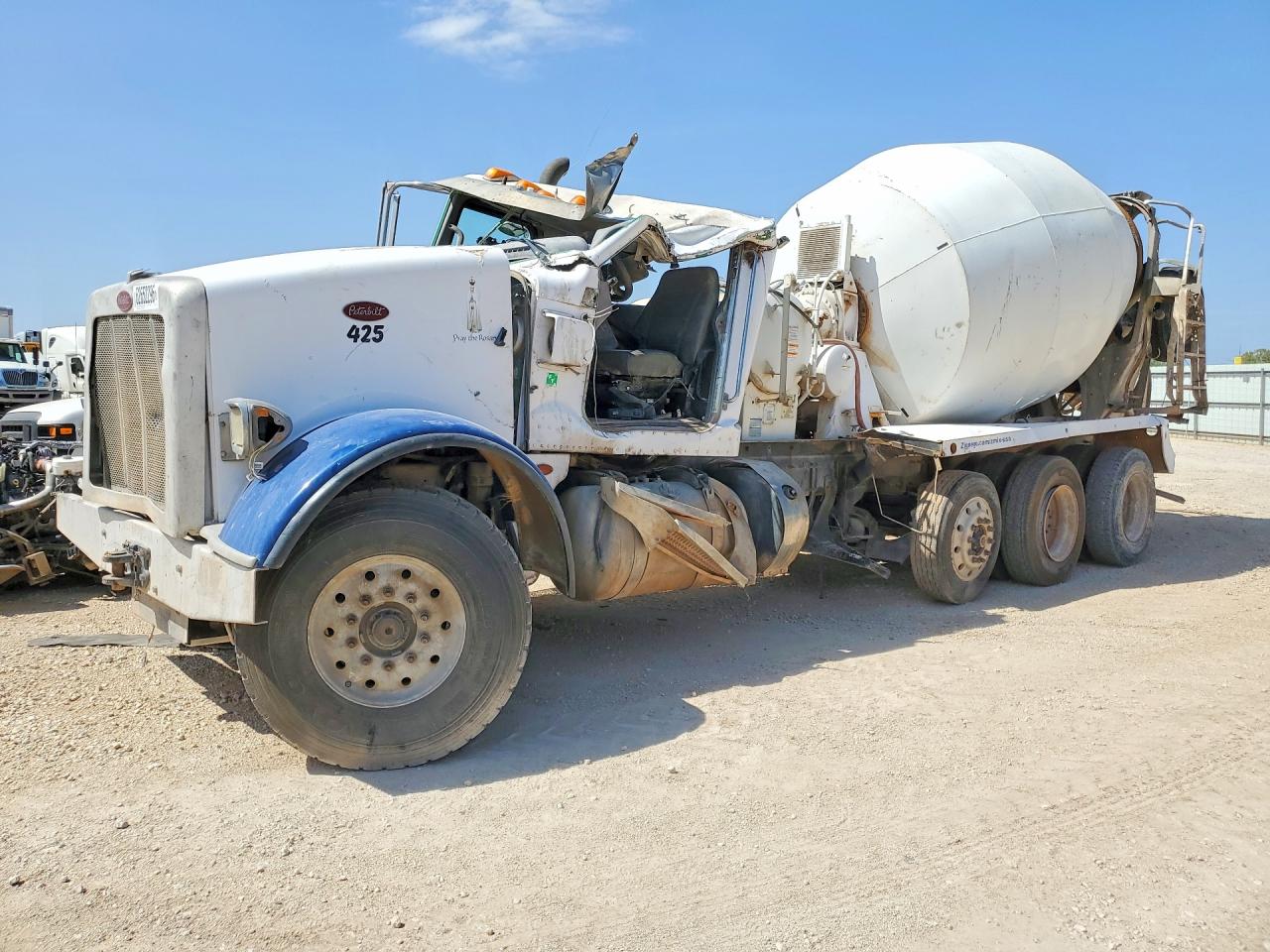 2015 PETERBILT ALL OTHE READY MIX TRUCK | 1NPSX7EX7FD256066 | UPCARS
