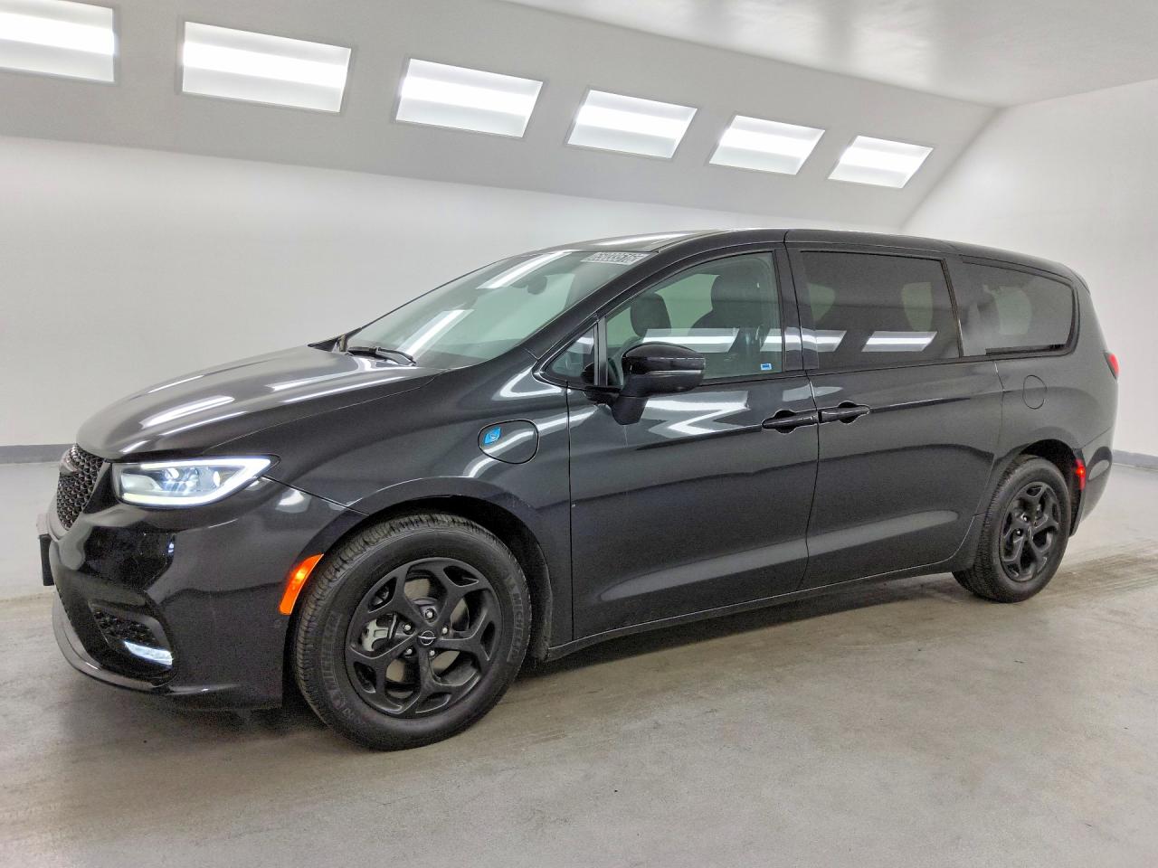 2023 CHRYSLER PACIFICA HYBRID TOURING L | 2C4RC1L74PR632822 | UPCARS