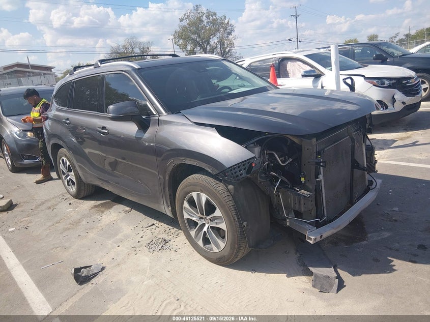 2022 TOYOTA HIGHLANDER XLE | 5TDGZRAH9NS108263 | UPCARS