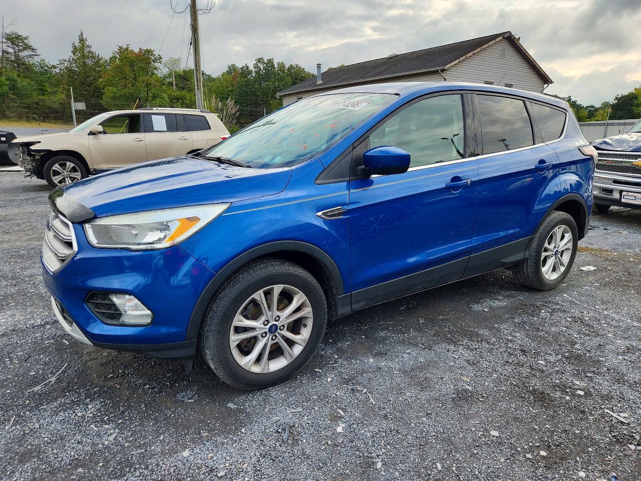 2017 FORD ESCAPE SE | 1FMCU9GD6HUB56039 | UPCARS