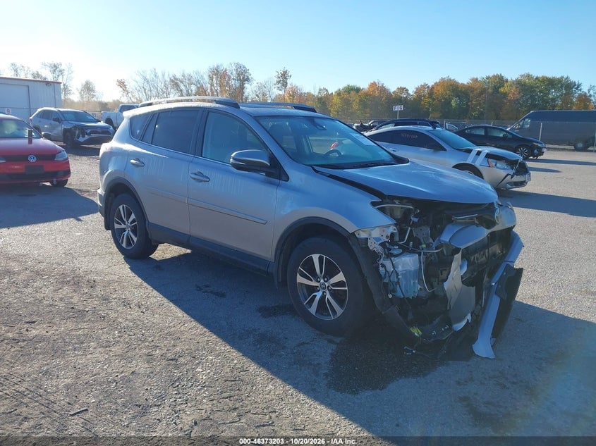 2018 TOYOTA RAV4 XLE | JTMRFREV7JD227937 | UPCARS