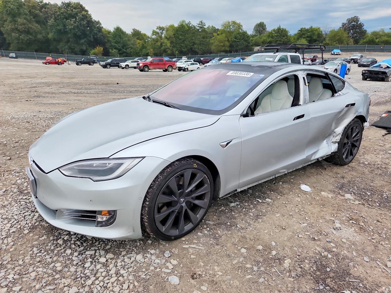 2018 TESLA MODEL S | 5YJSA1E23JF261325 | UPCARS