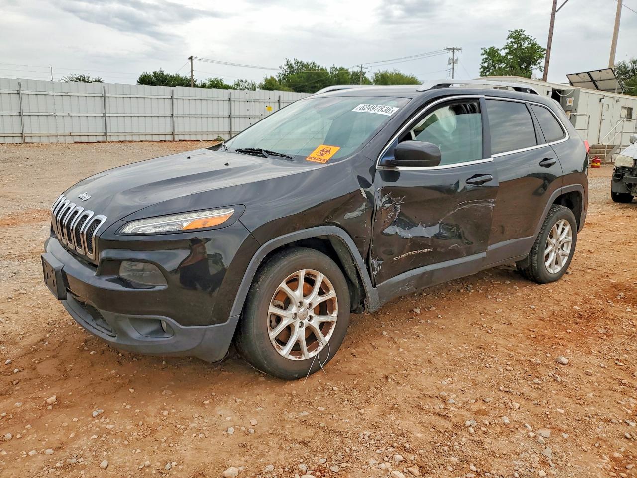 2015 JEEP CHEROKEE LATITUDE | 1C4PJLCB0FW790996 | UPCARS