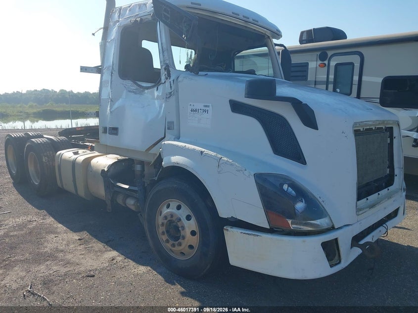 2014 VOLVO VNL | 4V4NC9EG3EN174716 | UPCARS