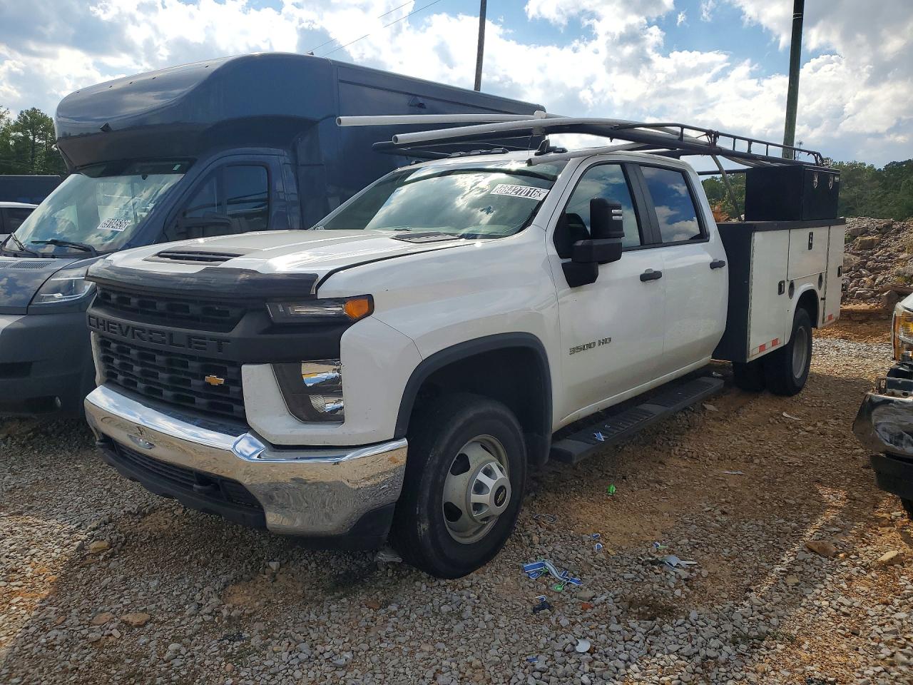 2022 CHEVROLET SILVERADO C3500 | 1GB4WRE73NF168704 | UPCARS