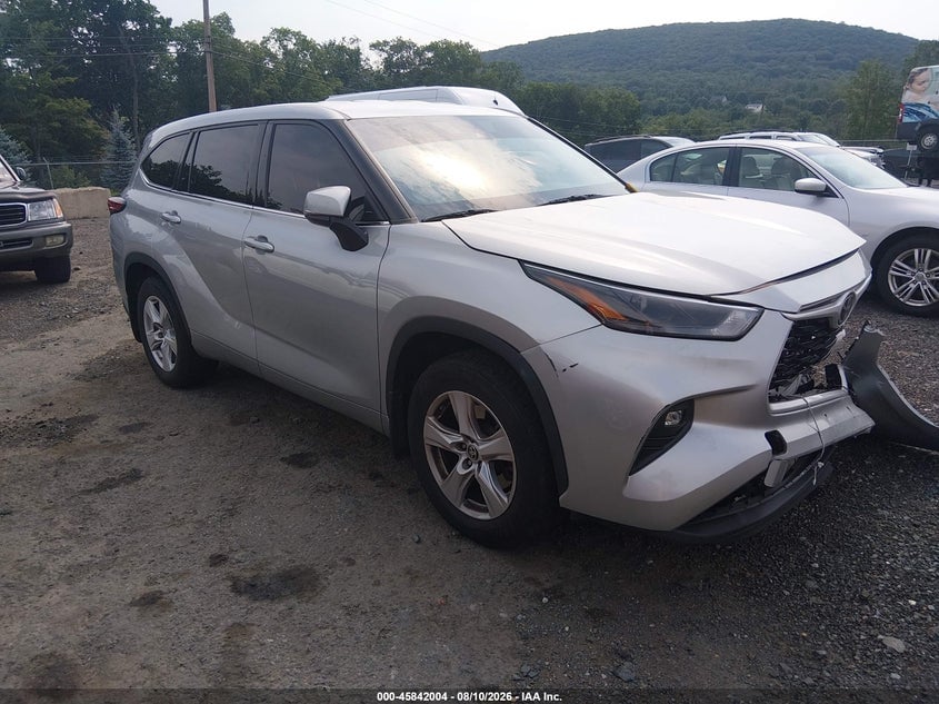 2022 TOYOTA HIGHLANDER LE | 5TDBZRBH2NS582015 | UPCARS