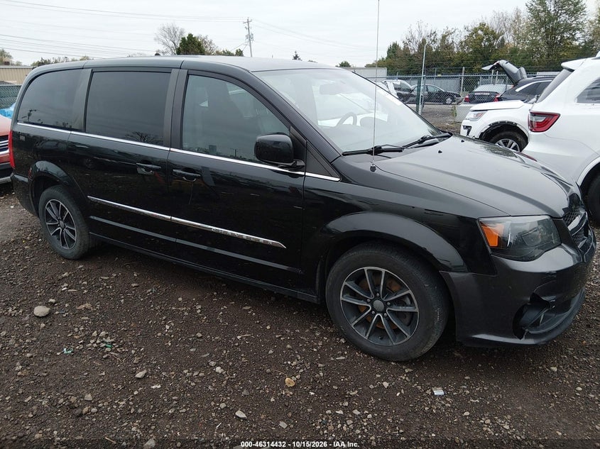 2015 CHRYSLER TOWN & COUNTRY S | 2C4RC1HG2FR553818 | UPCARS