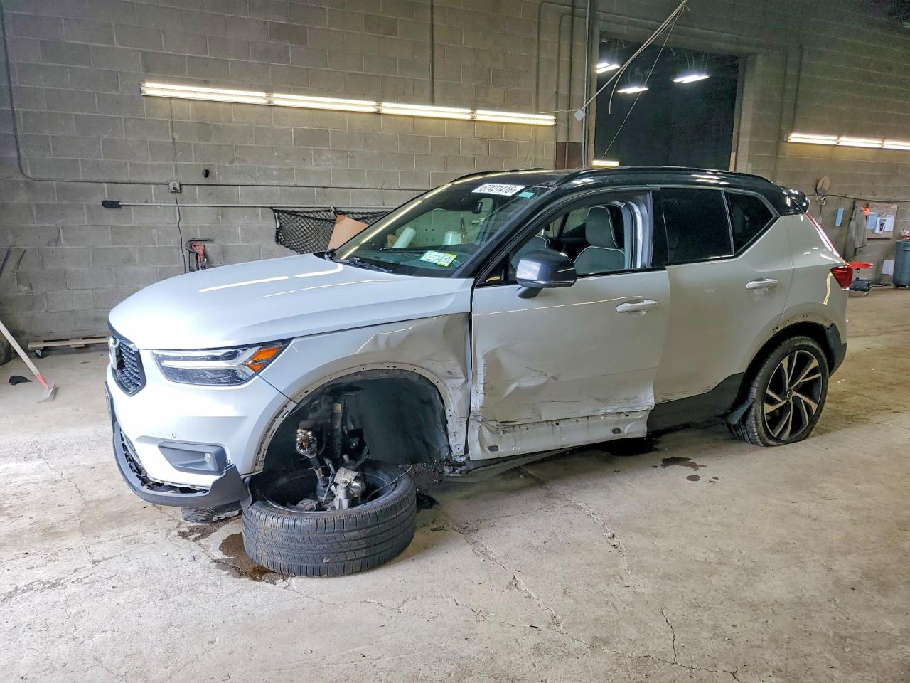 2020 VOLVO XC40 T5 R-DESIGN | YV4162UM9L2314487 | UPCARS