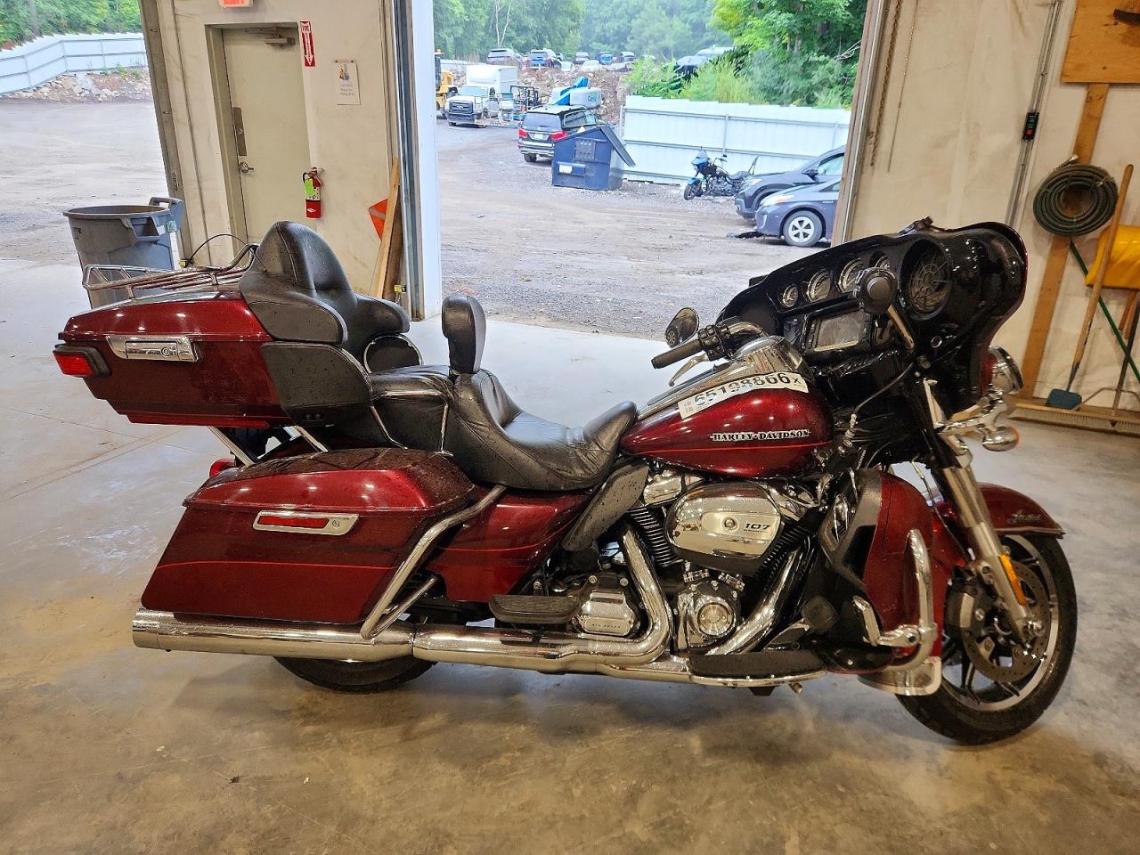2017 HARLEY-DAVIDSON FL ULTRA LIMITED LOW | 1HD1KKD19HB605839 | UPCARS