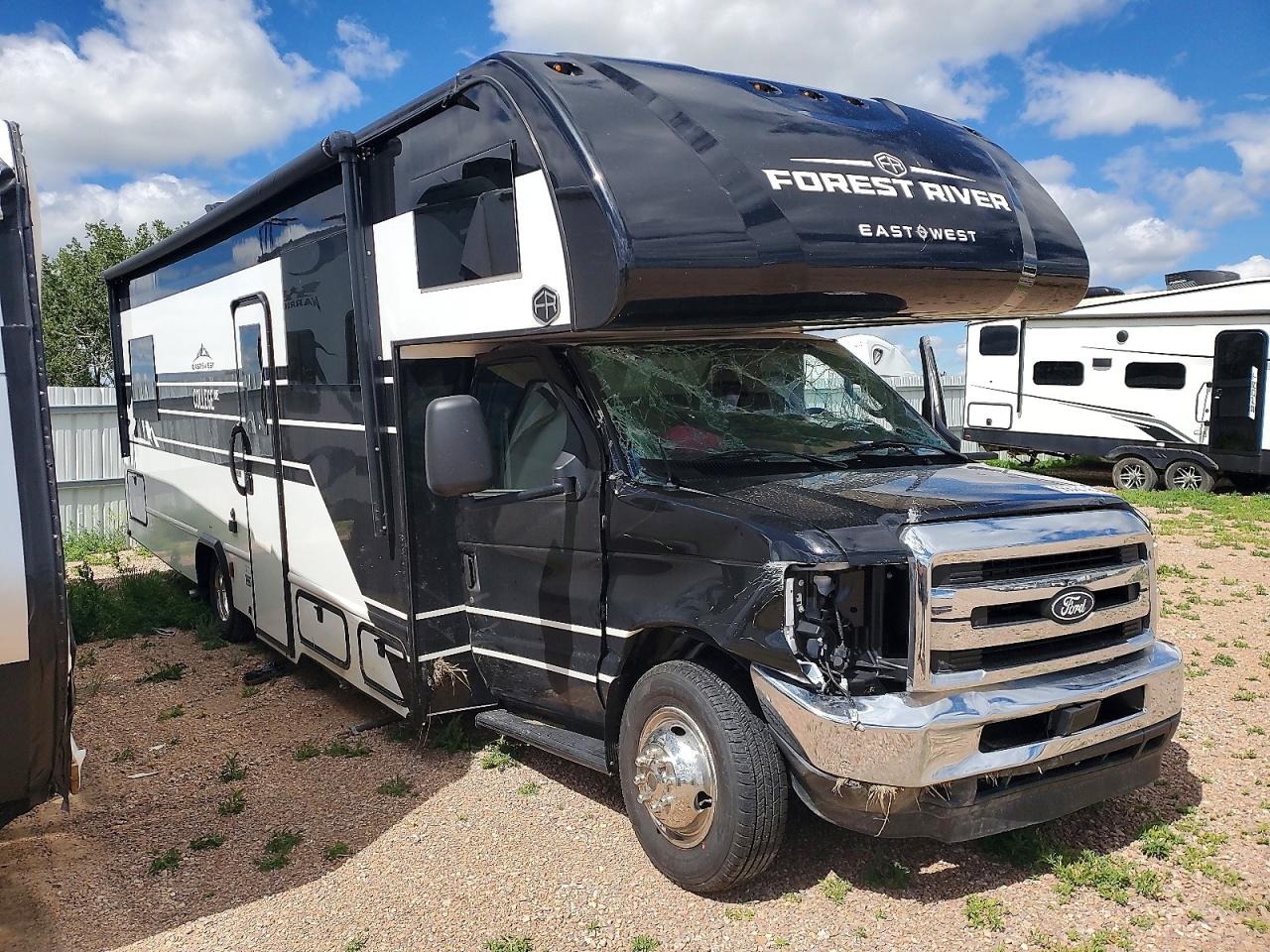 2026 FORD ECONOLINE FOREST RIVER EAST WEST RV | 1FDXE4FN1TDD23752 | UPCARS