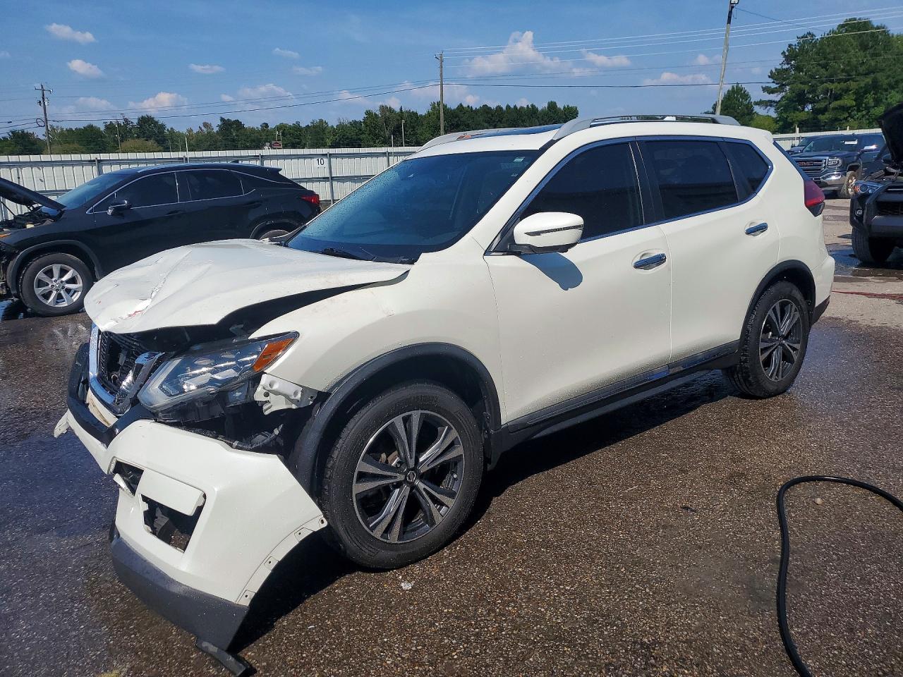 2017 NISSAN ROGUE SL | 5N1AT2MT1HC869255 | UPCARS
