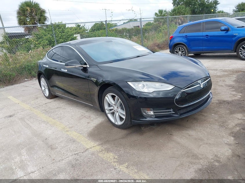 2013 TESLA MODEL S | 5YJSA1CGXDFP13175 | UPCARS