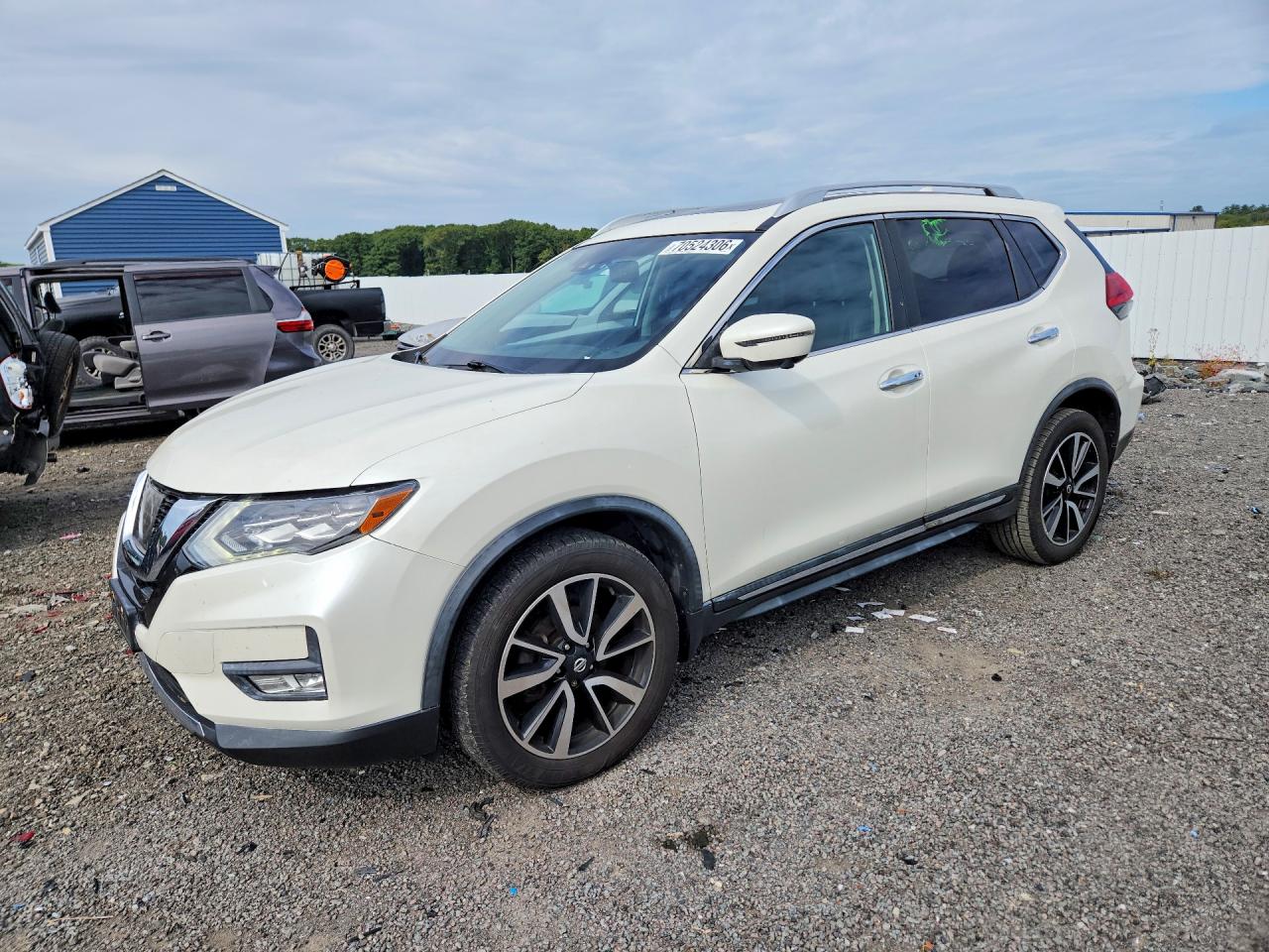 2017 NISSAN ROGUE SL | JN8AT2MV5HW024577 | UPCARS