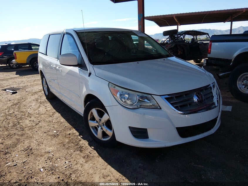 2010 VOLKSWAGEN ROUTAN SE | 2V4RW3D1XAR407735 | UPCARS