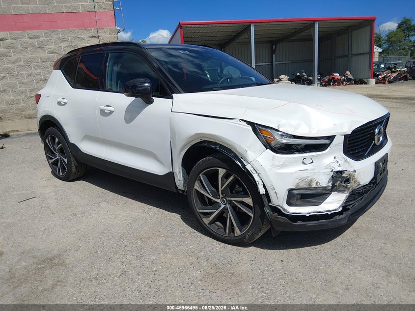2021 VOLVO XC40 T5 R-DESIGN | YV4162UM5M2611533 | UPCARS
