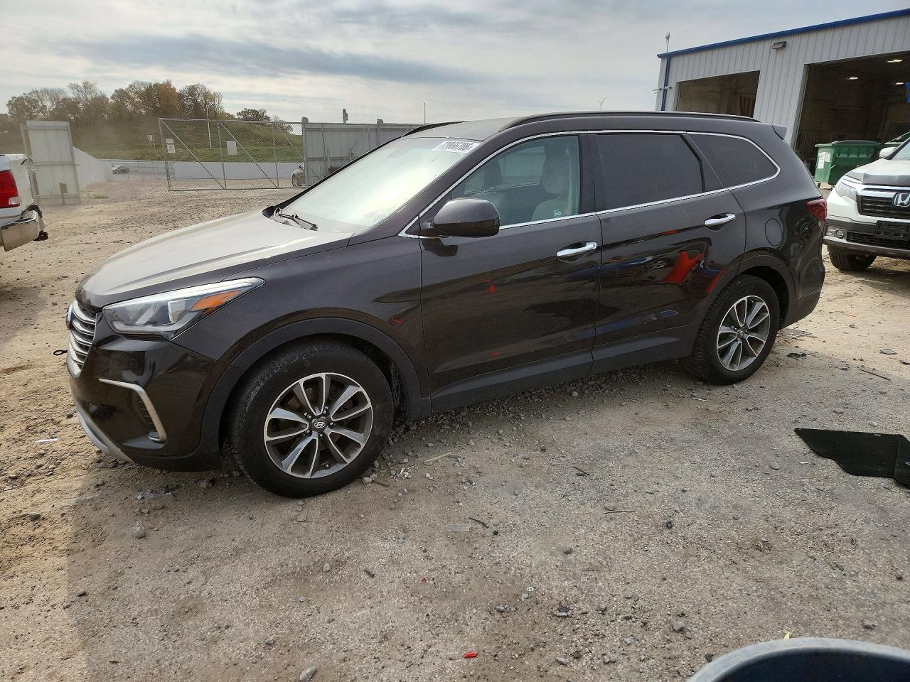 2017 HYUNDAI SANTA FE SE | KM8SMDHF4HU170133 | UPCARS