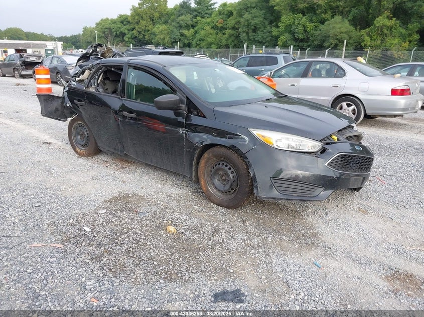 2015 FORD FOCU S | 1FADP3E22FL321527 | UPCARS