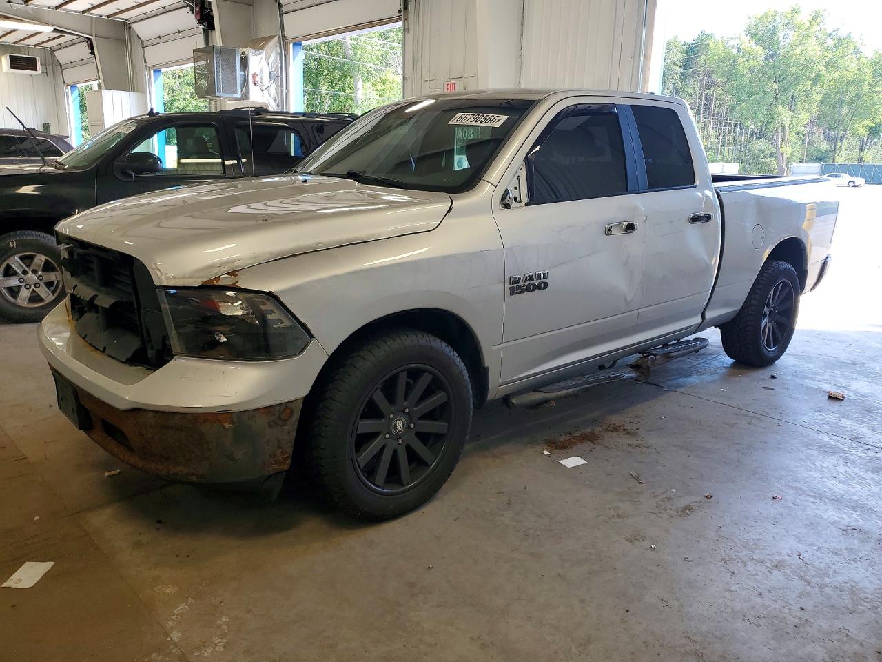 2017 RAM 1500 SLT | 1C6RR6GG0HS817706 | UPCARS